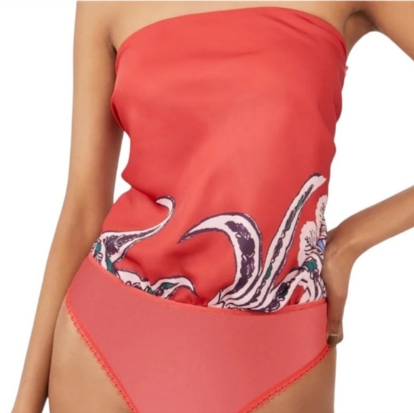 NWT FREE PEOPLE Handerkerchief Tie Back Satin Bodysuit Onesie, sz Small - Picture 3 of 9